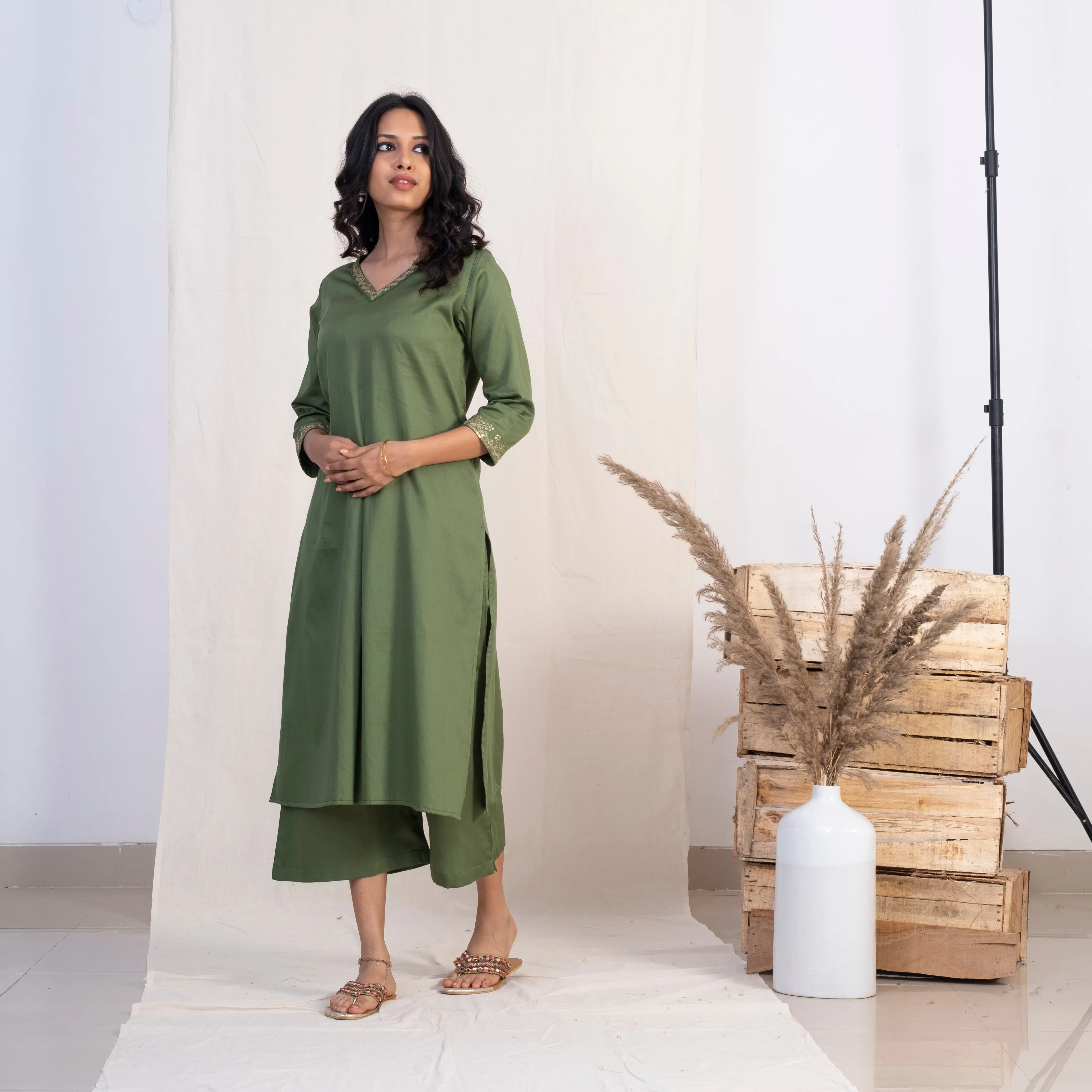 Akiso Green V Neck Single Pleat Kurta