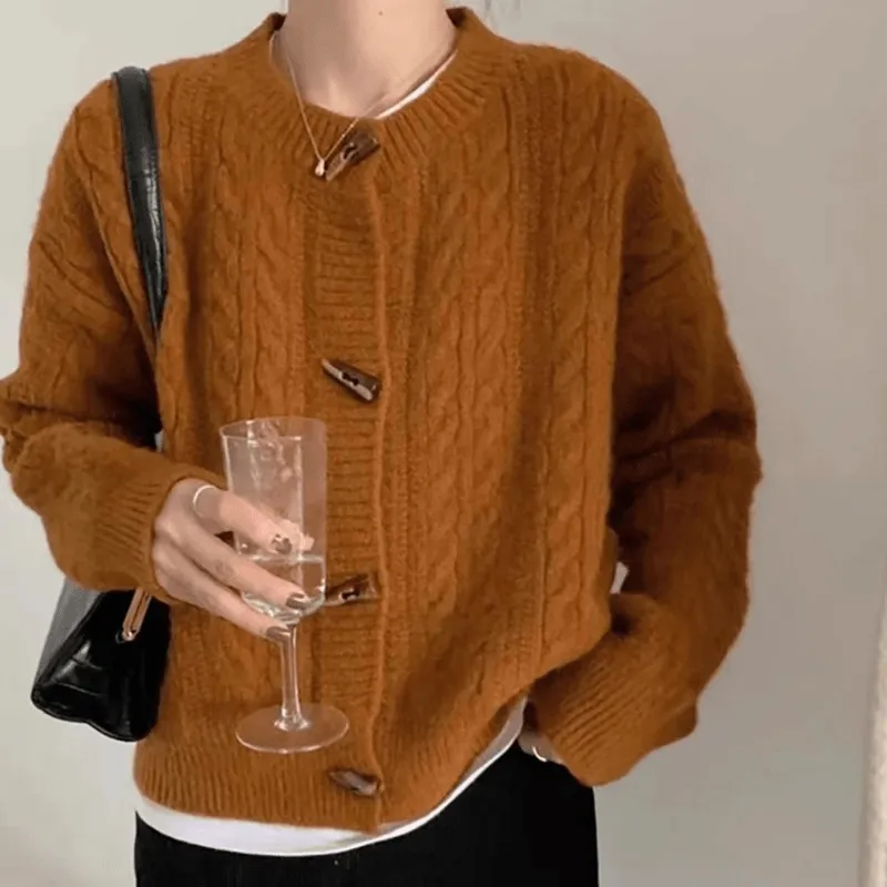 Amaya - Elegant retro knitted cardigan for timeless style