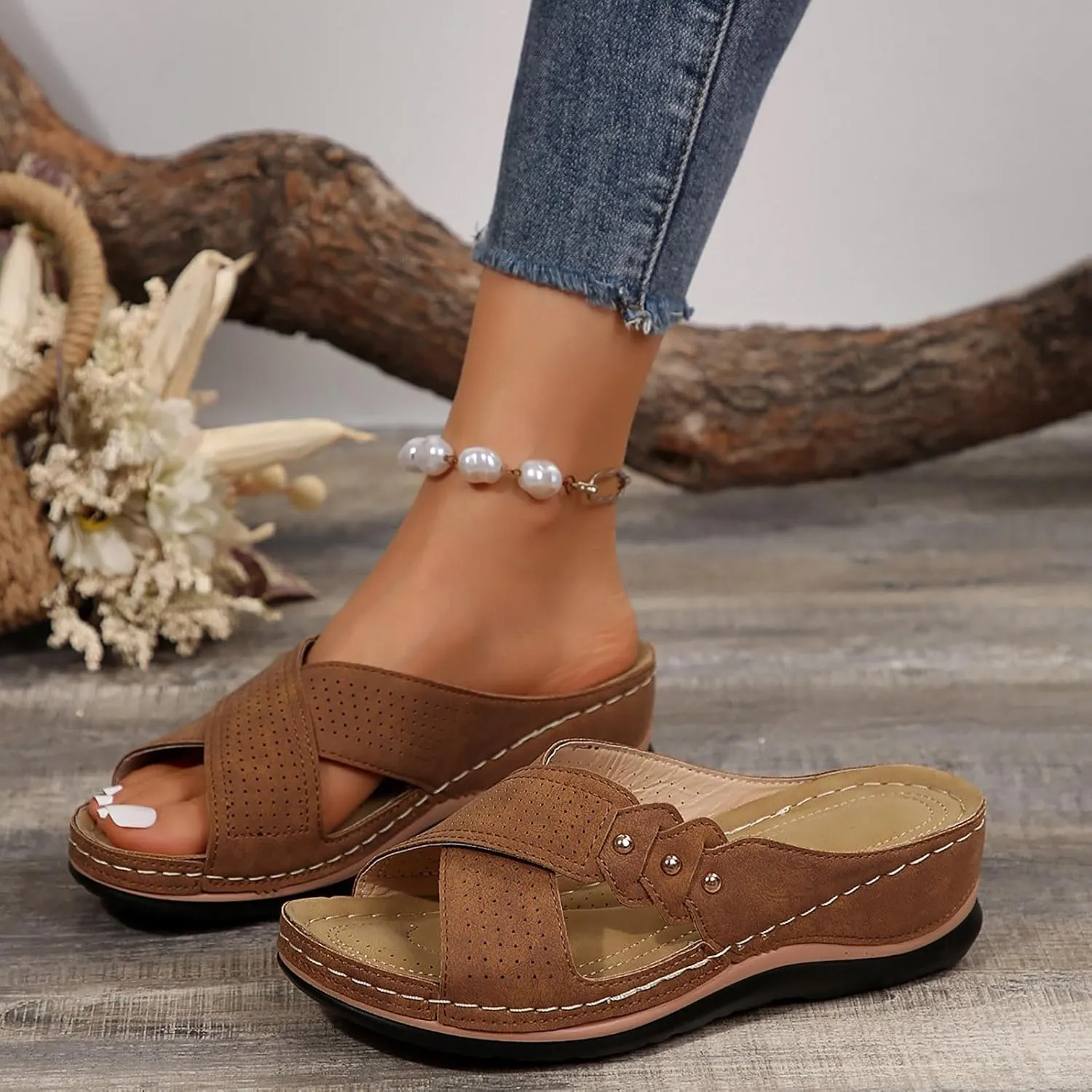 Sandals Women Perforated Metal Decoration Platform Sandals Open Toe Fish Mouth Slippers Summer Anti-Slip Flats Sandal Comfortable Walking Shoes
