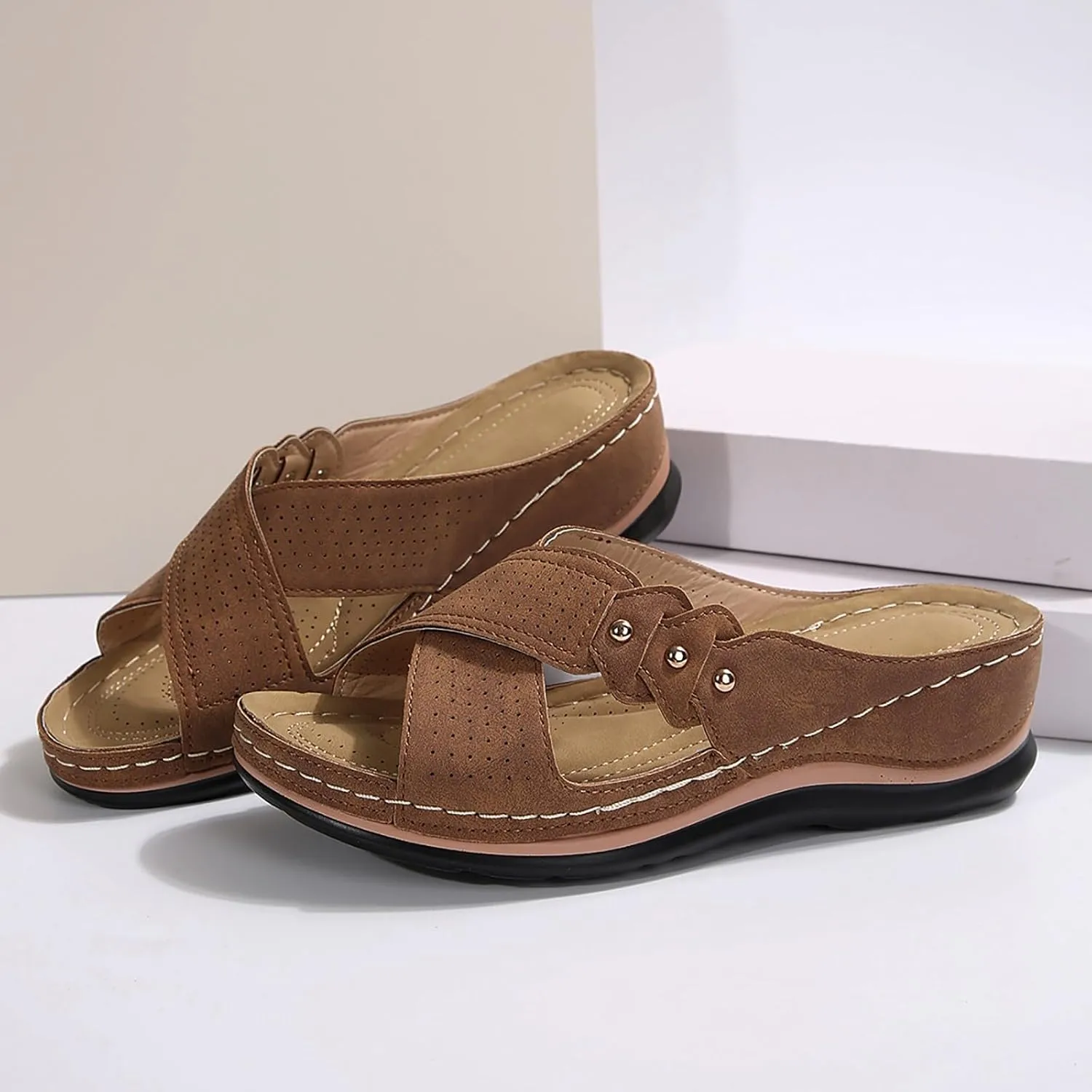 Sandals Women Perforated Metal Decoration Platform Sandals Open Toe Fish Mouth Slippers Summer Anti-Slip Flats Sandal Comfortable Walking Shoes