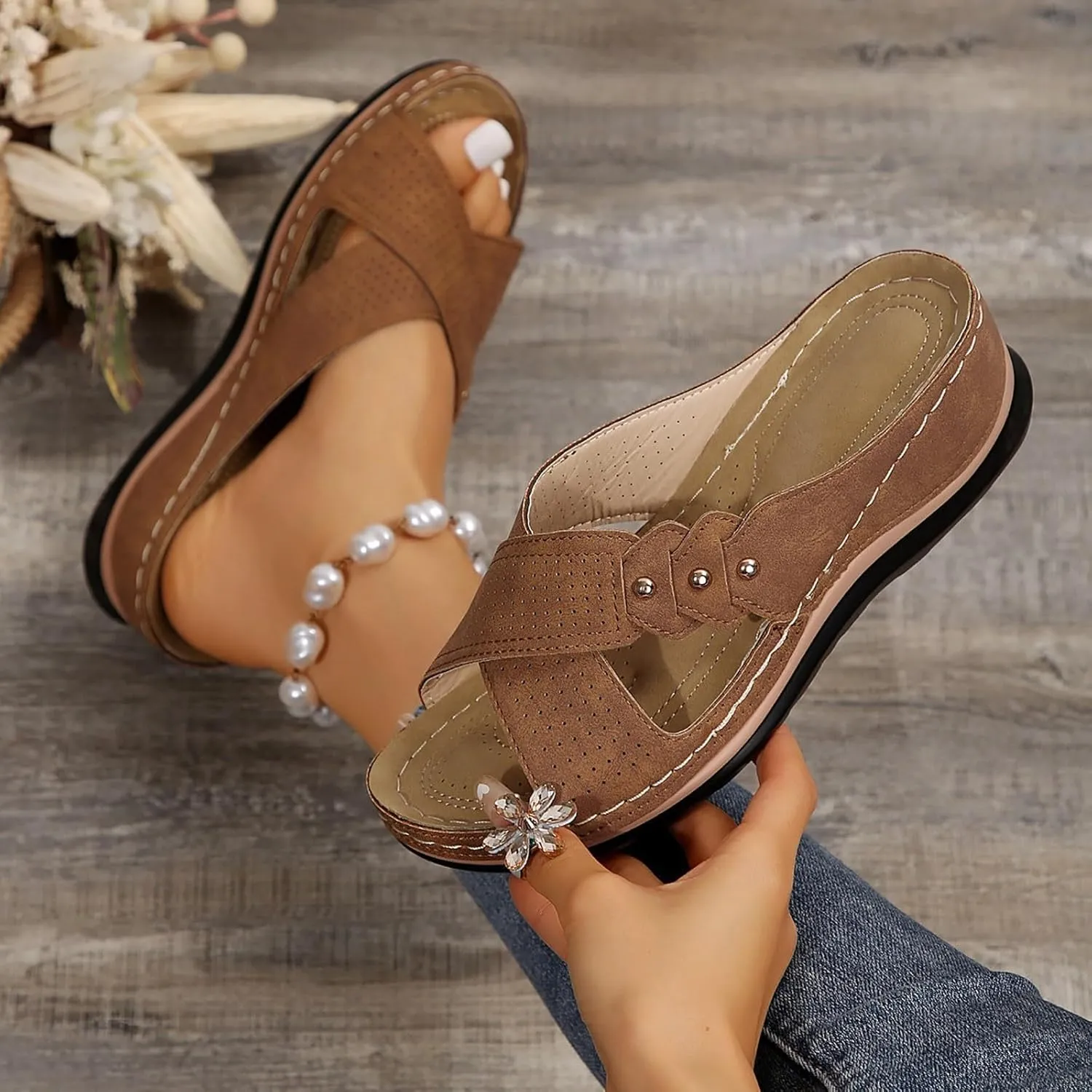 Sandals Women Perforated Metal Decoration Platform Sandals Open Toe Fish Mouth Slippers Summer Anti-Slip Flats Sandal Comfortable Walking Shoes