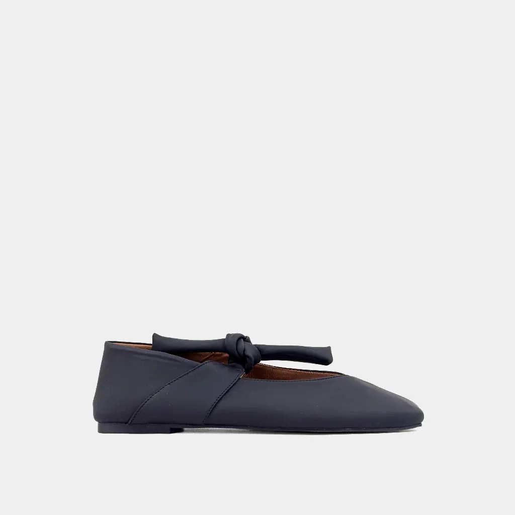 Shu Shop Antonella Black